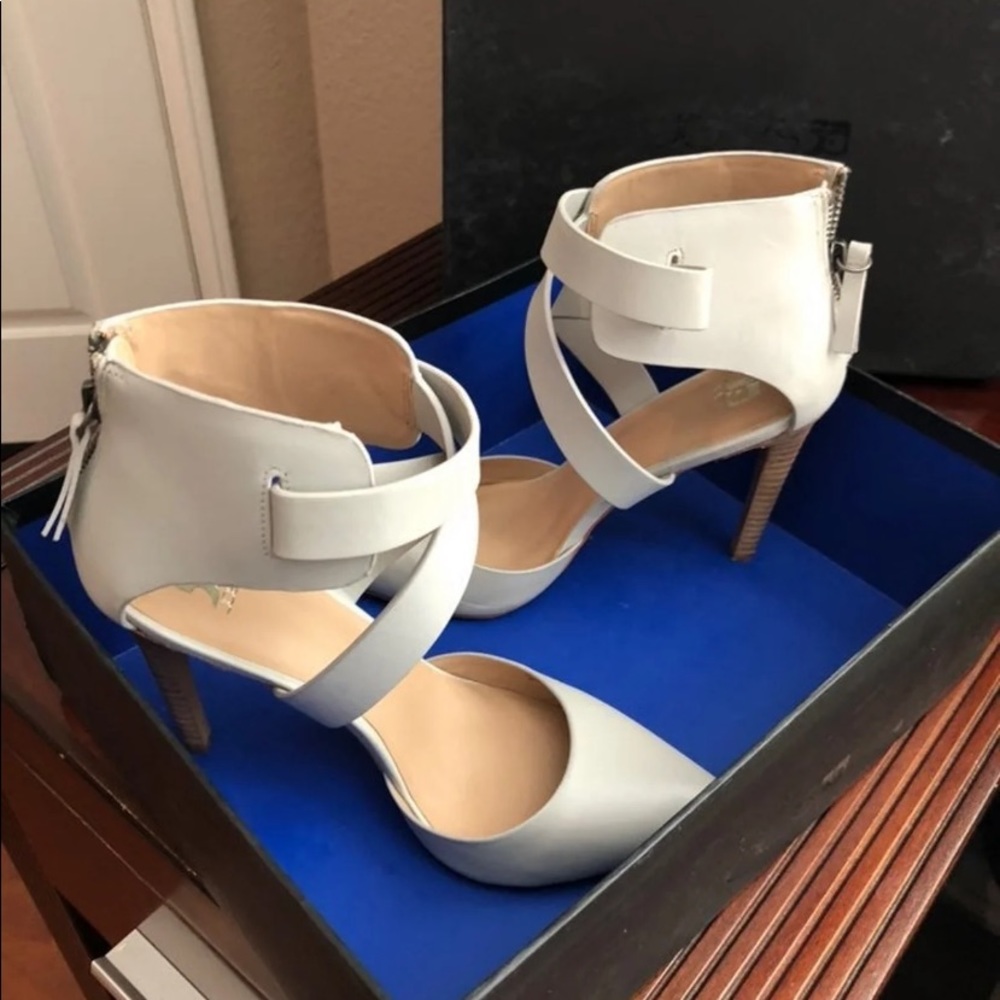 Joe’s “Pete” white dress pumps NIB size 7.5